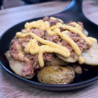 Patate fresche con pulled veg e veg cheese   at Burger's Bró in Naples