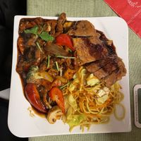 Bodhi noodles with vegan duck  at Vegan Gesund in Hannover