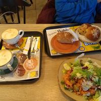 Coffee with oatmilk, chocolate buns and a Falafel bowl at Peter's gute Backstube in Baden Baden