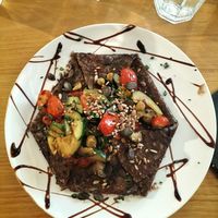 Galette La Place Saint-Sauveur at la Fontaine du Jerzual in Dinan