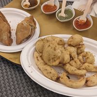 Vegan samosas and tempura vegetables (sauces all vegan except from the yoghurt dip, not pictured) at Just Desi in Lecce