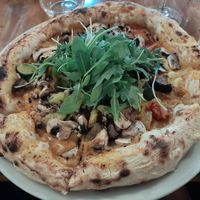 Vegan pizza 🍕 💚🌱 at In Bocca Al Lupo in Altea