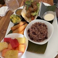 Mixed platter, cauliflower tacos 🌮😋 #Veganuary at Coco Loco in Playa Flamingo