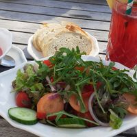 Salat mit separater Himbeer - Vinaigrette at The Don A Roma in Aurich
