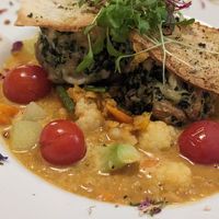 Spinat-Semmelknödel mit Rote Linsen-Gemüse-Curry (21€) at Weinstube Grimm in Rottweil