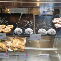 The green cards show easily what is vegan at Espresso House - Kongens Nytorv in Copenhagen