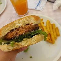 vegan burger at George's Corner in Paxos