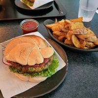 Veganisierter Veggie Burger at Happm Pappm in Lana