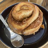 Apple & cinnamon rolls  at Hododa in Marseille