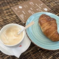 Cappuccio di soia e cornetto vegano  at Caffe Cactus in Golfo Aranci