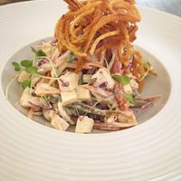 Salada De Palmito, repolho roxo, cenoura, pimentão maionese vegana e Cará Palha at La Rouge in Porto Alegre