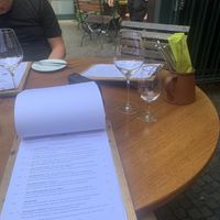 V = vegetarian VV = Vegan  at Weingasthaus Breuer's Rüdesheimer Schloss in Ruedesheim Am Rhein