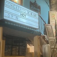 outside  at Los Padmitos in Tumbaco