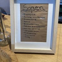 Verschiedene Soßen zum auswählen, es gibt aber auch ganz klassisch Apfelmus   at Tjorvi‘s in Kiel