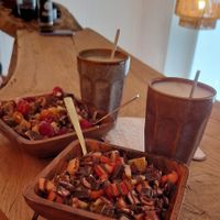 Marienkäfer, eine selbst zusammengestellte Waffelbowl & 2 Latte Macchiato :) at Tjorvi‘s in Kiel