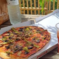 Vegan pizza at Refugio de Riglos in Riglos