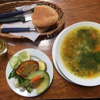 Lunch menu with salad at El Encuentro - Tigre in Cusco