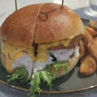 Omnipork truffle cheese burger at Vegan Amore 蔬慕 in Taipei