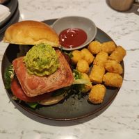 Avocado burger at Vegan Amore 蔬慕 in Taipei
