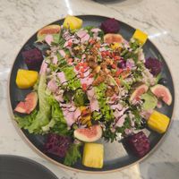 Fig and fruit salad at Vegan Amore 蔬慕 in Taipei