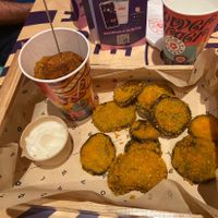 Flower bombs e melanzane croccanti   at Flower Burger - Santa Giulia in Milan