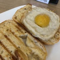 Pão com ovo vegano 🌱   at Caneca Café in Sao Paulo