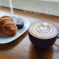 Croissant e café at Caneca Café in Sao Paulo