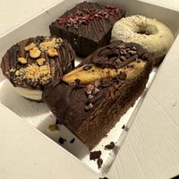 Brownie + Lavender doughnut + Nutella cheesecake + Banana bread at La Consciente in Barcelona