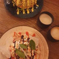 Sweet Croffle and Croissant with "vegan scrambled eggs" at Heaven's Kitchen in Stuttgart