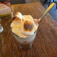Heiße Schokolade mit Marshmallow at Heaven's Kitchen in Stuttgart