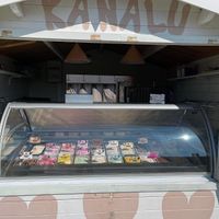 The ice cream stall at Ka'nalu Cafe in Ishoej