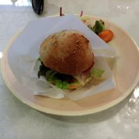 burger at Salon de Nanadecor in Tokyo