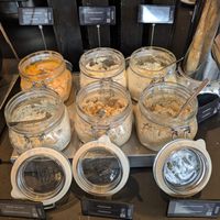 Spreads (2 of these 6 are not vegan, all of them clearly marked) at KOOS Bowls & Bar in Munich