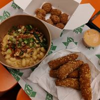 Chicken tenders, bites and mac and cheese at Oowee Vegan in Brighton