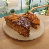 Sharing a babka and a pistacchio wheel: both delicious 😋 at Holy Llama - Sintagma in Athens