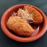 Croquetes at La Perra Verde in Barcelona