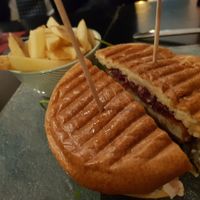 No chicken burger at La Perra Verde in Barcelona