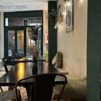 Inviting and comfortable ambiance (there are more tables to the left and behind - I did not want to take pictures of other guests)   at La Perra Verde in Barcelona