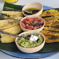 Dip Trio at Pura Vida in Roatan