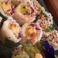 Forest Bump
Smoked tofu, enoki tempura,
shiitake teriyaki, black garlic sauce at Bloom Sushi in Paris