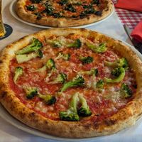 Pizza Brokkoli at Zeus Pizza in Berlin