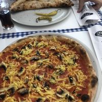 funghi vegan and calzone vegan at Zeus Pizza in Berlin