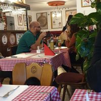 Schöne Atmosphäre drinnen at Zeus Pizza in Berlin