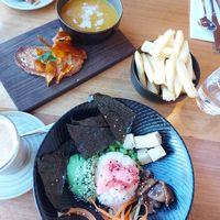 Sushi bowl with vegan mayo (the tofu 😍), chips, and Thai pumpkin soup at Marley's At Sticks & Stones Shells & Bones in Stanley