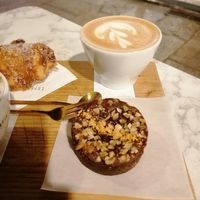 Vegan brownie and latte #Veganuary at Espresso Mafia  in Girona