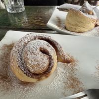 Cinnamon roll  at La Puerta Café Vivero in El Remate