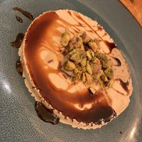 Pâte de sésame sucrée, caramel, pistache   at narenj in Orleans