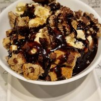 Vanilla sundae with vanilla and chocolate chips cookie at Açougue Vegano - Moema in Sao Paulo