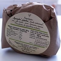 Queso de anacardos semicurado, "pistacho" at La Boca Comida Para Llevar in Santiago De Compostela