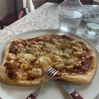 artichoke pizzaa  at PiranArt Restaurant & Gelateria & Caffeteria in Piran